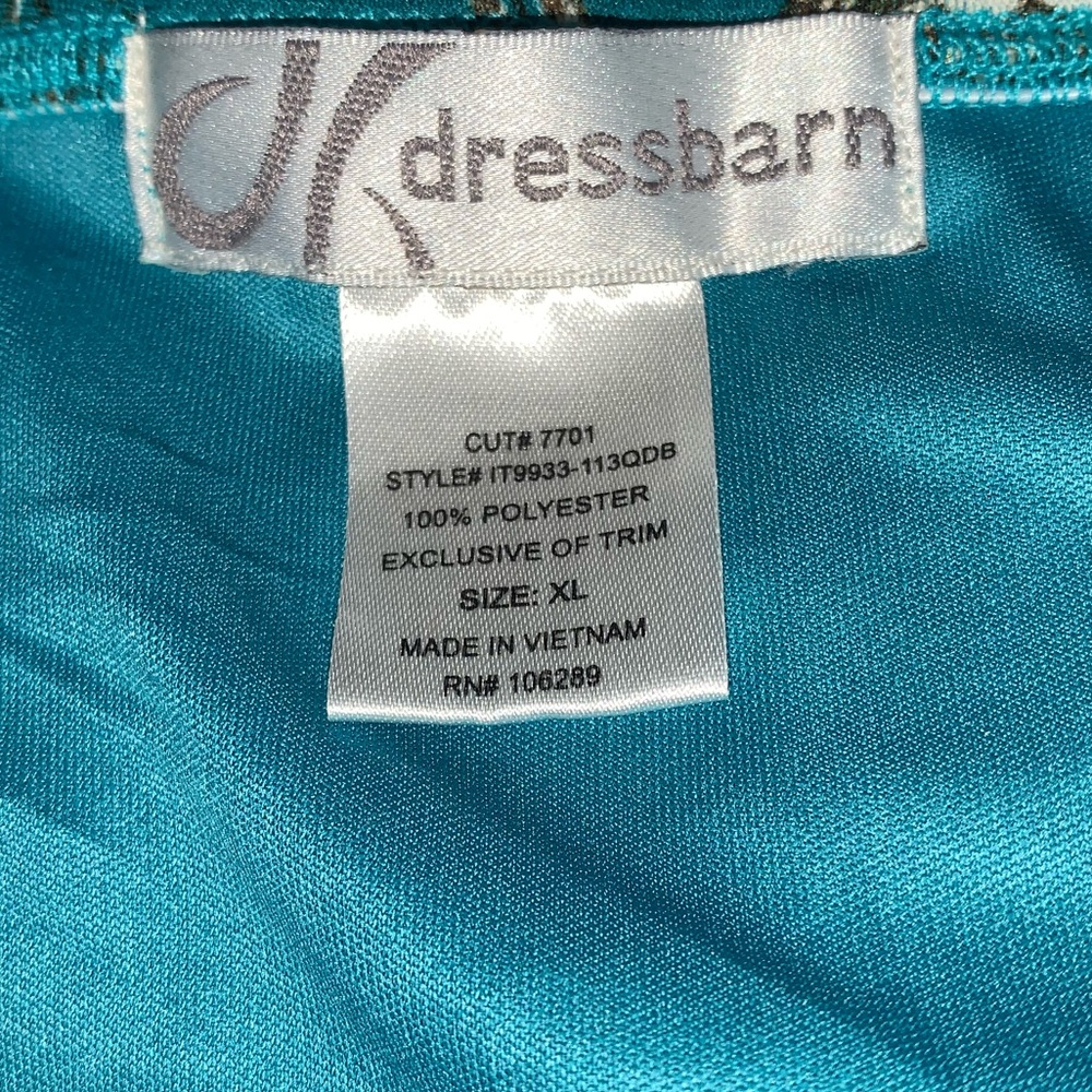 Pattern haltered top - Picture 3 of 3